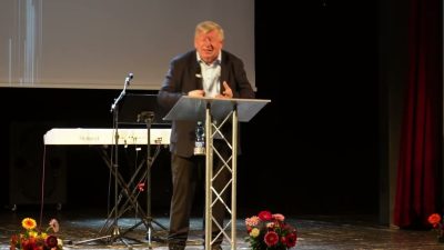 Barkóci Alexander / Krátke zamyslenie: 228. Radujme sa - Alexander Barkóci