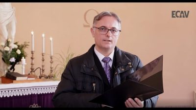 ECAV / PSBECAV Človek prirovnaný k červovi