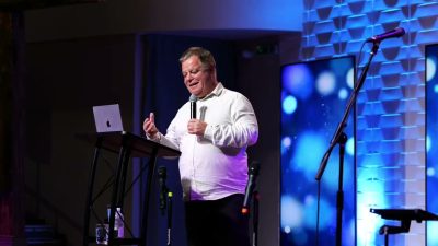 Apoštolská cirkev Košice / Pavol Zsolnai: Povstaň a svieť II.