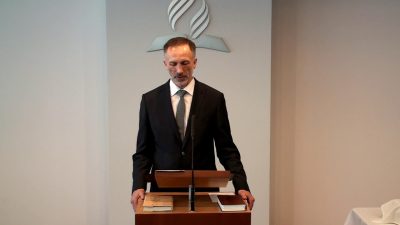 Cirkev adventistov s.d. / Jozef Plachý - Je dokonané